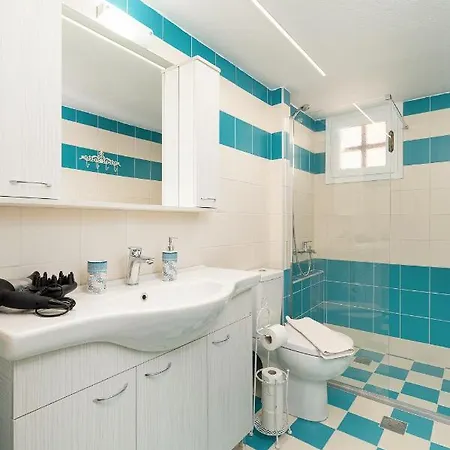 Garden House Apartment *